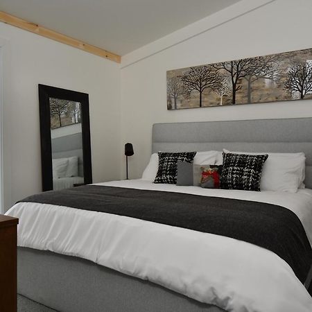 Destination Owl'S Head - Mtn Haus Hotel Mansonville Bagian luar foto